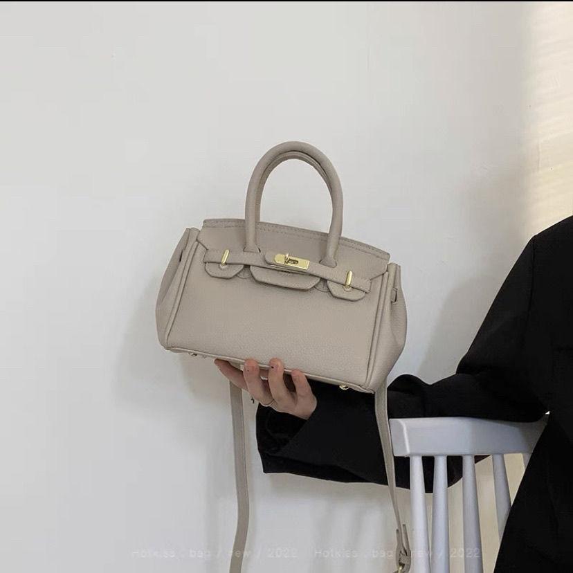 Stylish 2023 New Women s Large Capacity Lychee Pattern Handbag Shoulder Bag белый