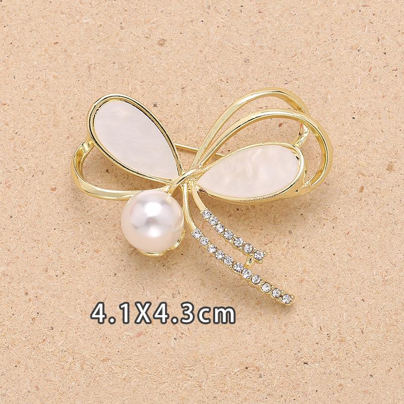 Elegante Broche de Borboleta de Pérola: Broche Versátil Anti-exposição para Vestuário Feminino da Moda