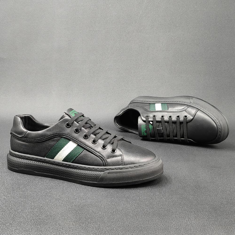 2024 European New Shoes for Men Cow Leather Casual Shoes Fashion Striped Flat Skateboard Shoes Lace-up Sneaker