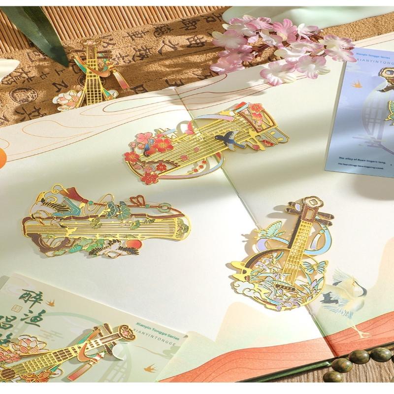 Vintage Butterfly Fan Metal Bookmark Hollow Flower Painting Bookmarks Student Reading Book Clip For Book Lovers Readers Gifts