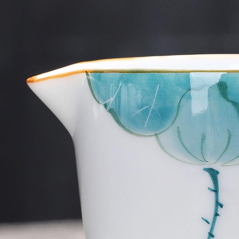 200ml Ceramic Fair Cup Pastoral Style Lotus Hand-painted Tea Sea Tea Divider