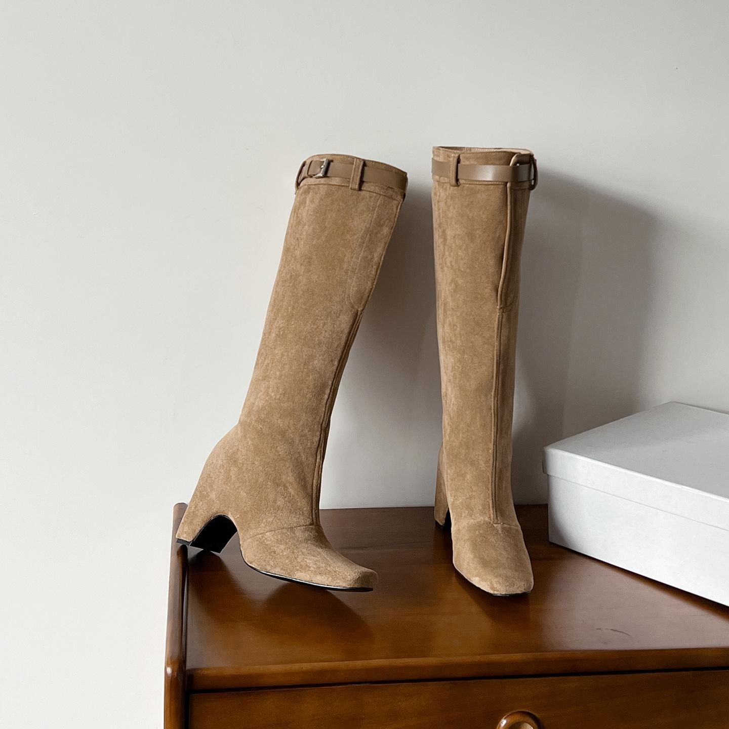 

Нишевый дизайн пряжка ремня высокие сапоги-чулки женские 2025 осень и зима квадратный носок тонкое широкое голенище толстый каблук сапоги 39 хаки