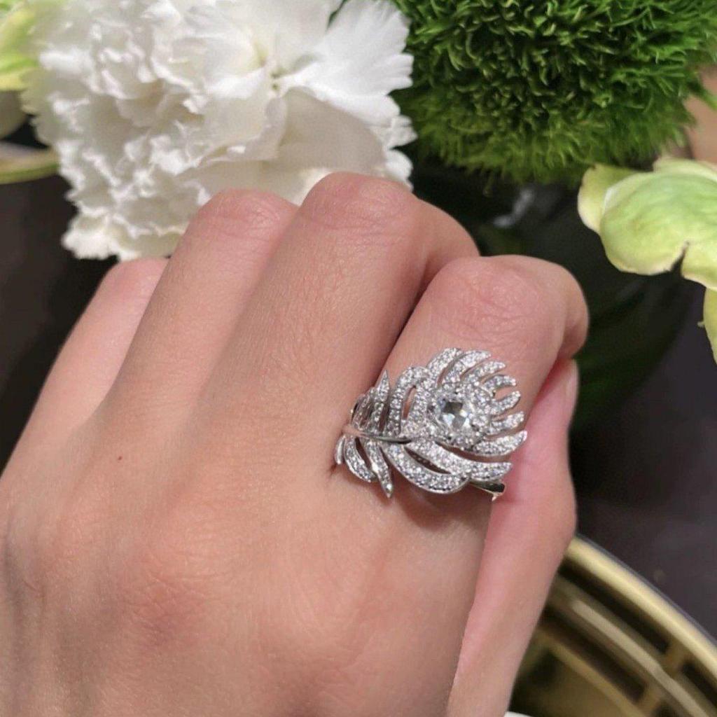 Zirconia Feather Metal Ring: High-End Korean Style, Simple and Trendy Versatile Women's Jewelry.