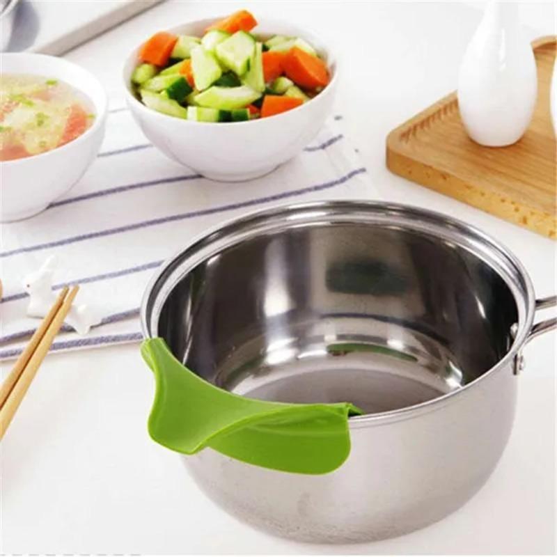 Silicone Funnel Anti Spill Kitchenware Cookware Edge Guide Liquid Guide Nozzle Pouring Soup Small Kitchen Tool for Pots Pans and Bowls and Jars