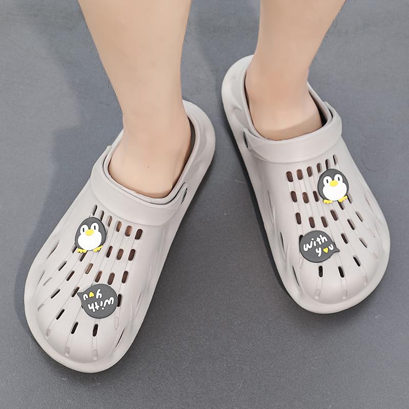 Fashion 2024 Hot Sale Sandal Slippers Cute Cartoon Clogs Men Women Mules Summer Beach Sandals Cave Hole Couple Garden Shoe For Students