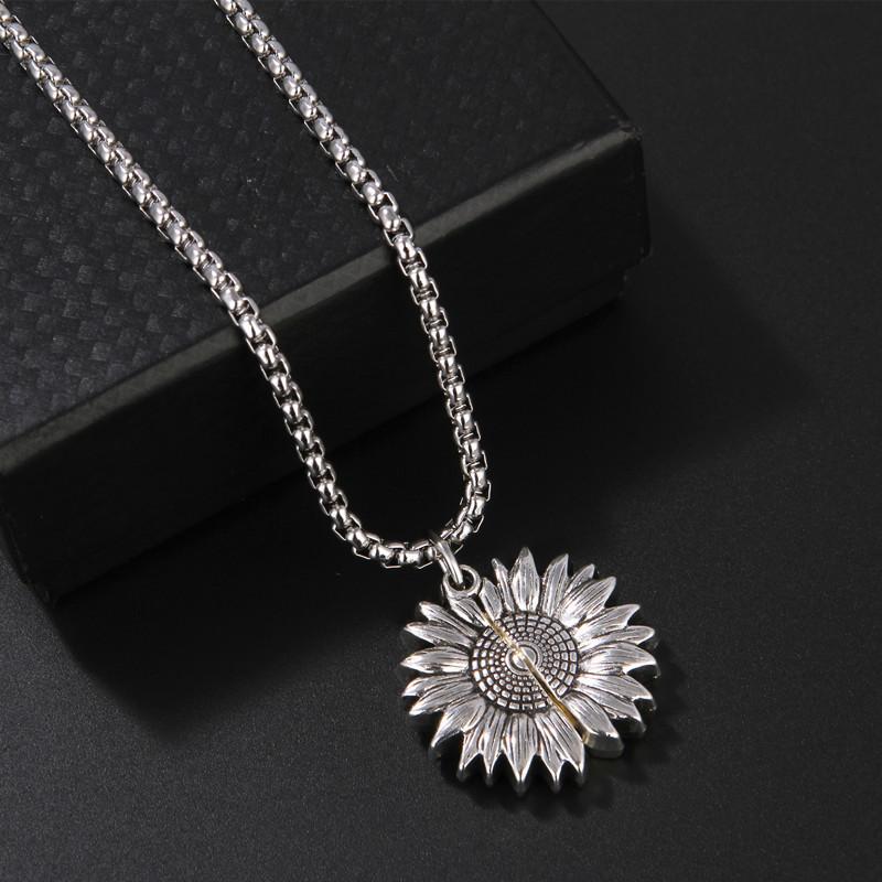 Small Daisy Necklace Men'S Tide Sunflower Cold Wind Hip Hop Chrysanthemum Long Two-Color Pendant
