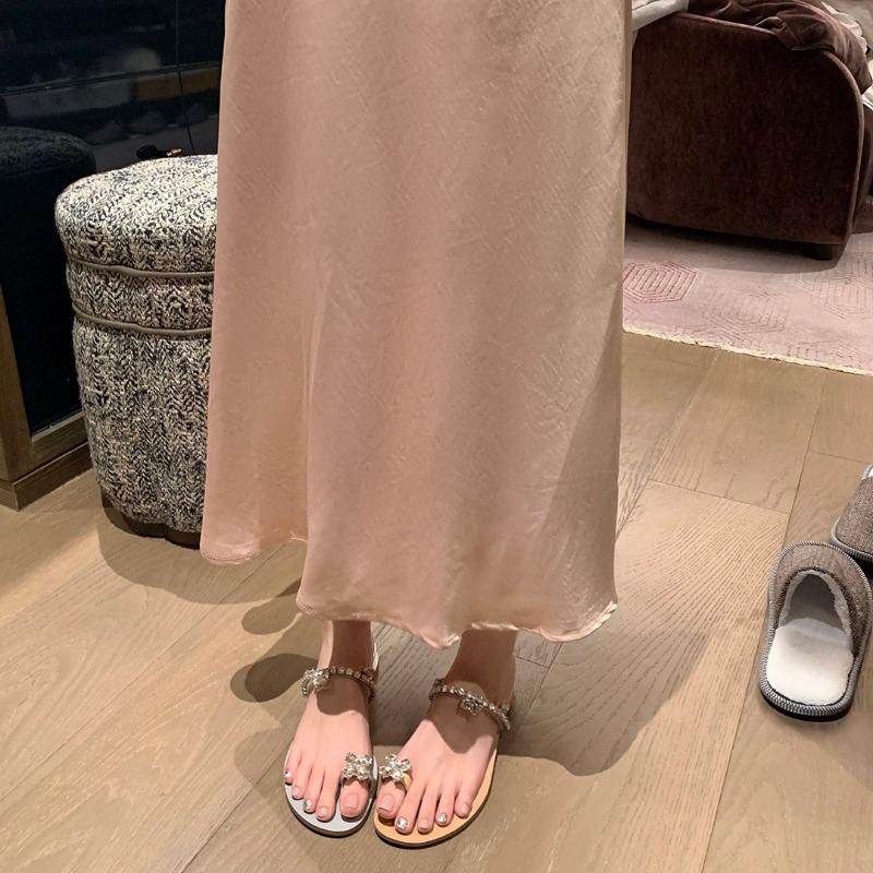 [] Sleepwalking in summer~ Flower diamond buckle slope heel set toe flat-bottomed slippers women's sandals wear summer