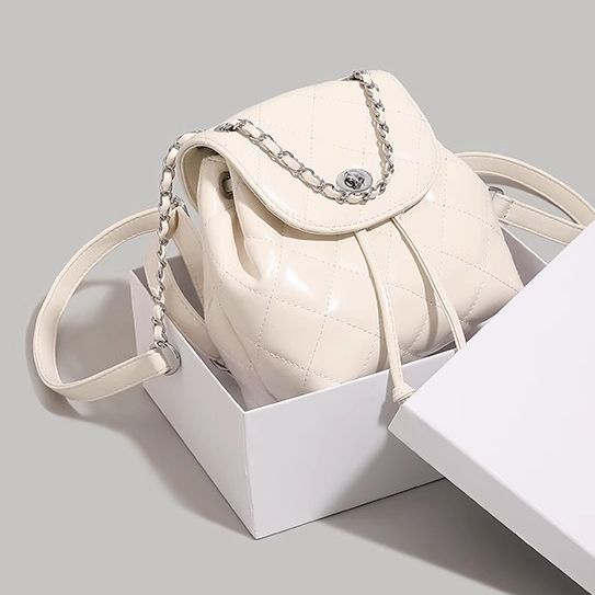 Niche Design Women's 2025 New Trendy Diamond Checkered Chain Bucket Bag High-end Texture Commuter Backpack Shoulder Bag