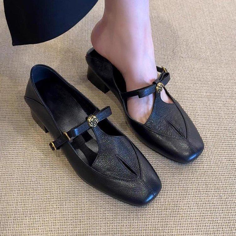 Fashion Hot Selling 2025 New Soft Leather Mary Jane Shoes French Buckle Hollow Out Retro Camellia Design Low Heel Women's Casual Shoes