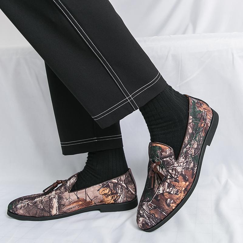 Men Classic Fringed Shoes Black One-legged Light Comfortable Driving Travel Brand Loafers Gentleman's Shoes Size 38-46 Men Shoes