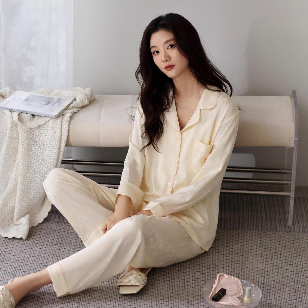 Women's Ice Silk Pajama Set: Spring & Autumn Long Sleeve, Light Luxury Style, Suitable for Indoor & Outdoor Wear.