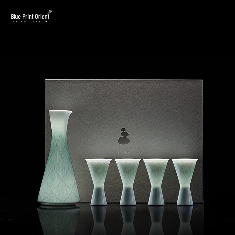 

Jingdezhen Yingqing Carved Ceramic Baijiu Liquor Set