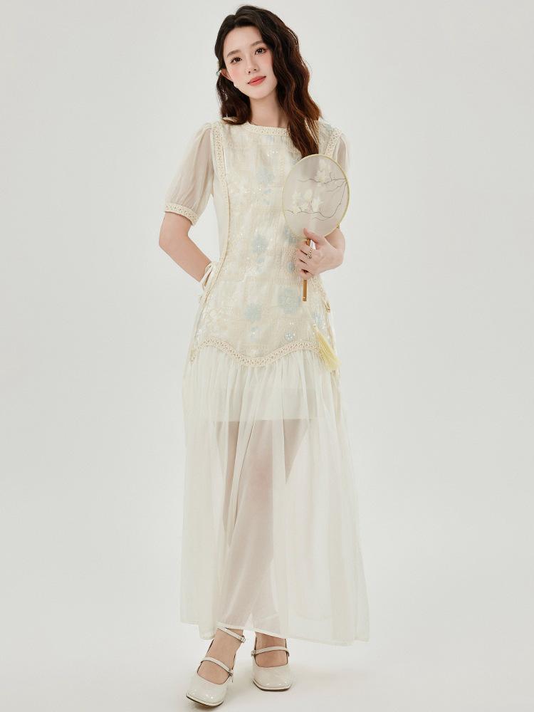 Elegant Summer Seaside Embroidered Maxi Dress with Cinched Waist