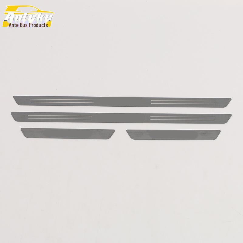 Geely 23 Galaxy L7 Stainless Steel Threshold Decorative Stickers & Anti-Scratch Welcome Pedal Trim