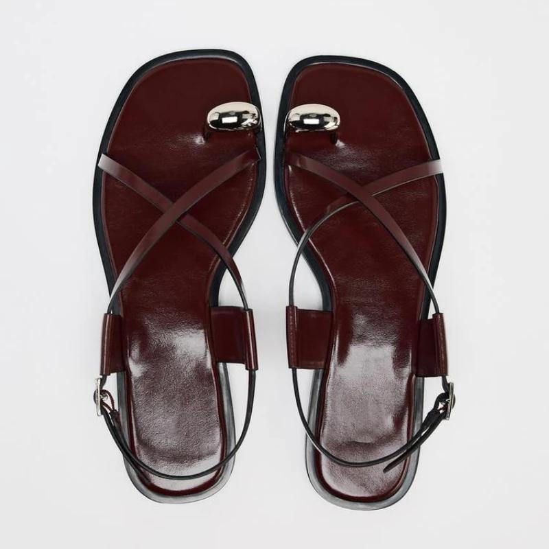 Fashion Summer Cross Strap Buckle Design Flat Sandals Women Fashion Metal Decoration Over Toe Casual Flat Slippers Comfort Beach Shoes