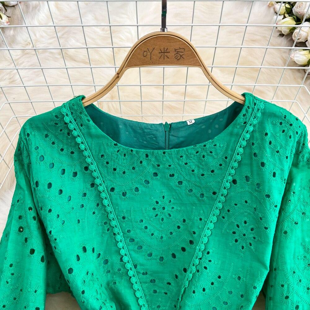 Retro Palace Temperament Round Neck Waist Show Thin Hook Flower Hollow a Word Lace Dress Elegant Large Skirt