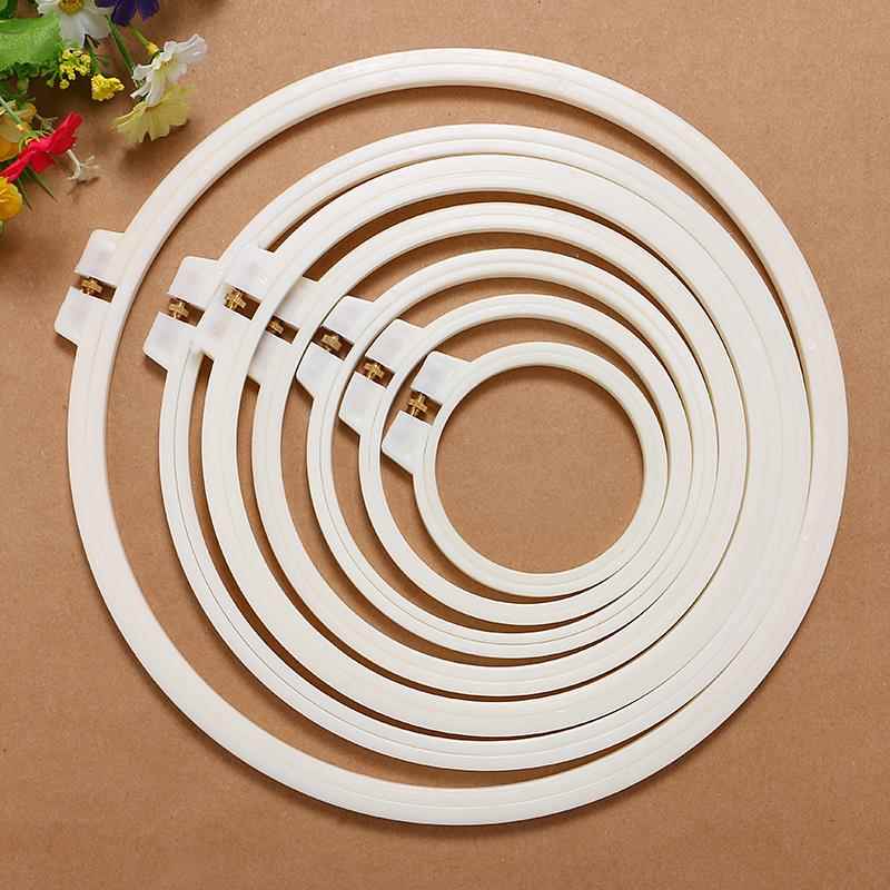 

Adjustable round ABS Plastic Frame for Embroidery Machine Accessories Dual Directional Middle Adjustment Fabric Art DIY Sewing 7cm [inner diameter 6cm ]