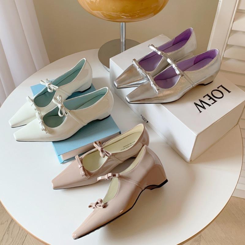 New Women's Fashion Single Shoes Non-slip Beef Tendon Sole Pointed Sheepskin Women's Shoes Low Heel Comfortable Fashion Casual Small Leather Shoes