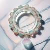 Braccialetto in Vetro Fiore Esplosione Fantasy da 10 mm: Ciondolo Farfalla Colore Degradé Design di Nicchia per Donne e Migliori Amiche.