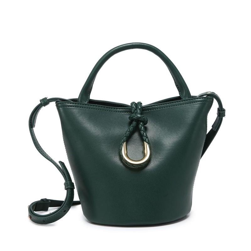 Large Capacity Tote Bag Women Stylish Single Shoulder With Zippered Pocket PU Leather Water Bucket Shape Daily Use