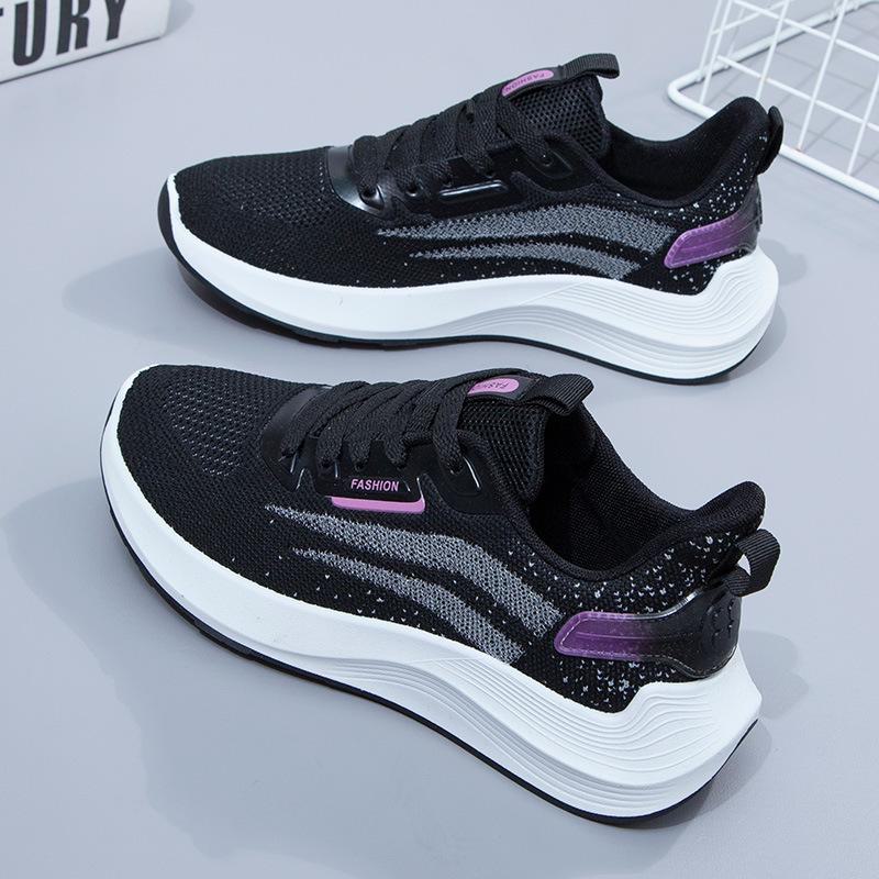 Leichte, atmungsaktive Damen-Mode-Sneaker für Herbst 2023 – Weiß, passender, lässiger Campus-Stil.