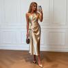 2026 Nuevo vestido ajustado de satén color champán dorado con hombro inclinado europeo y americano, elegante vestido de noche