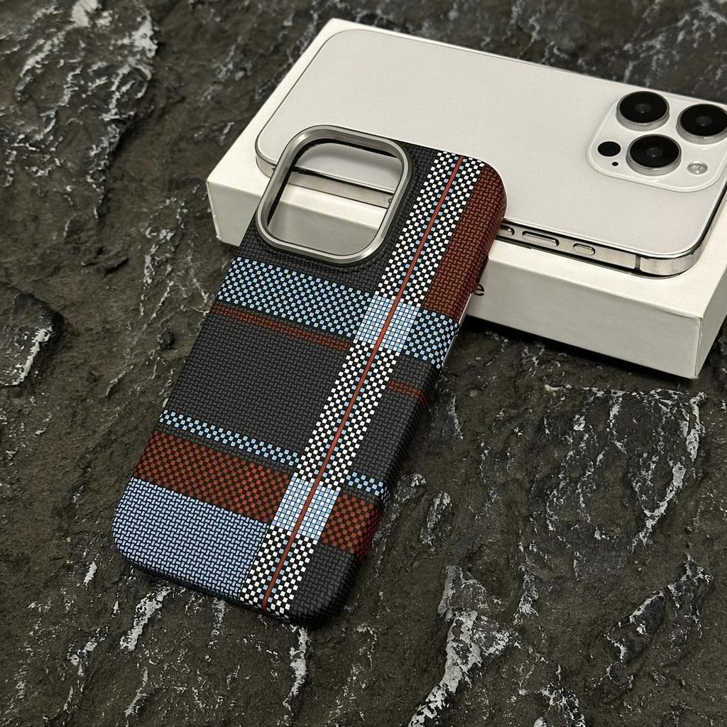 Applicable to Apple 17promax mobile phone case metal lens Kevlar carbon fiber texture iPhone16 anti-drop hard