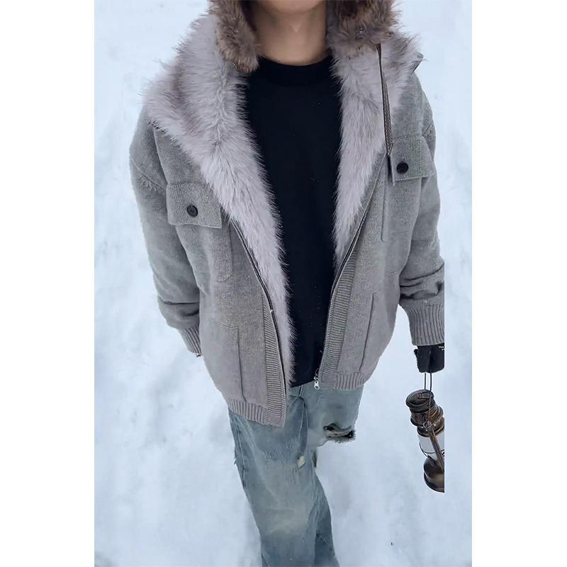 

Men s American-Style Fur Collar Winter Cotton Jacket with Sweater Knit and Velvet Lining M сірий колір
