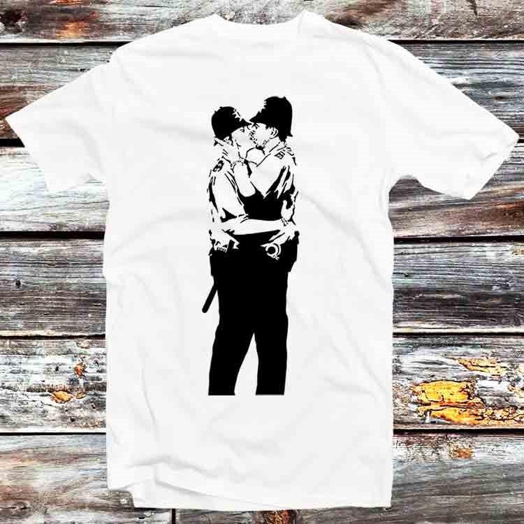 Banksy Polizisten Küssen Gay Lesbisch Stolz Pride LGBT T-Shirt Herren Damen Shirts Top B1219