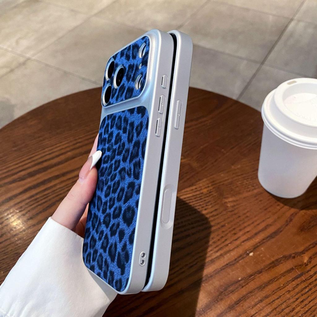 Leopard Glitter iPhone 17 Pro Max Case: Instantly Transforms to Phone Case with Precise Hole and Large Window Protection.