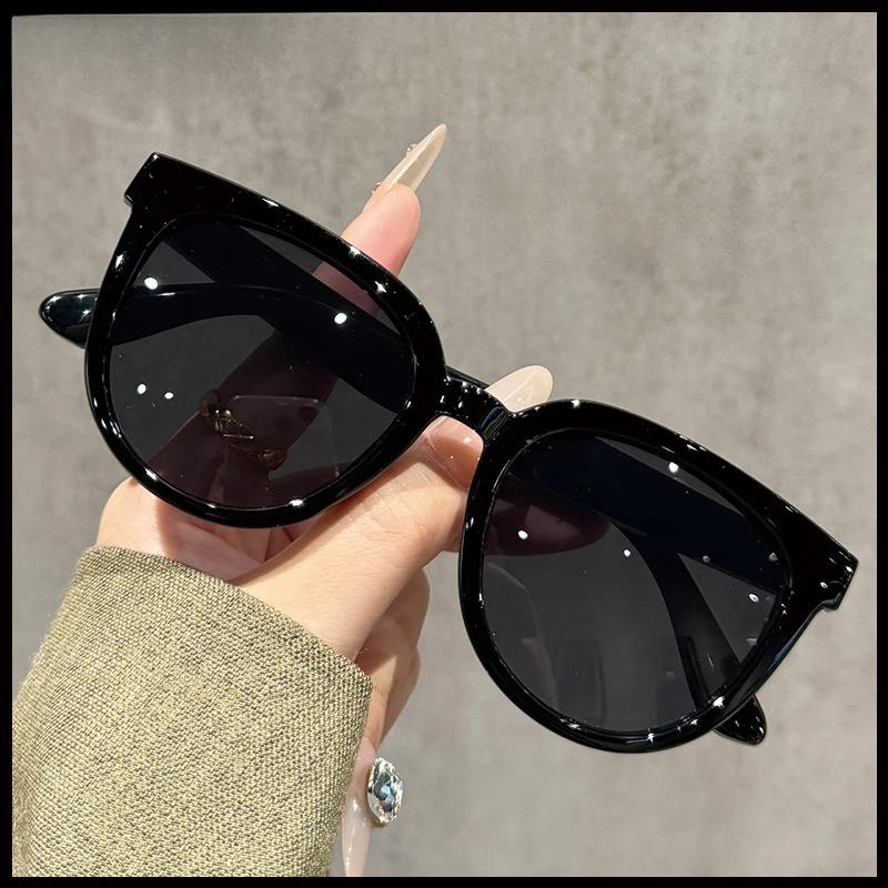 Korean Version of Fashionable Ins Style UVProtectionGlasses for Skiing Outdoor Travel UV Blocking Versatile Classic Sunglasses