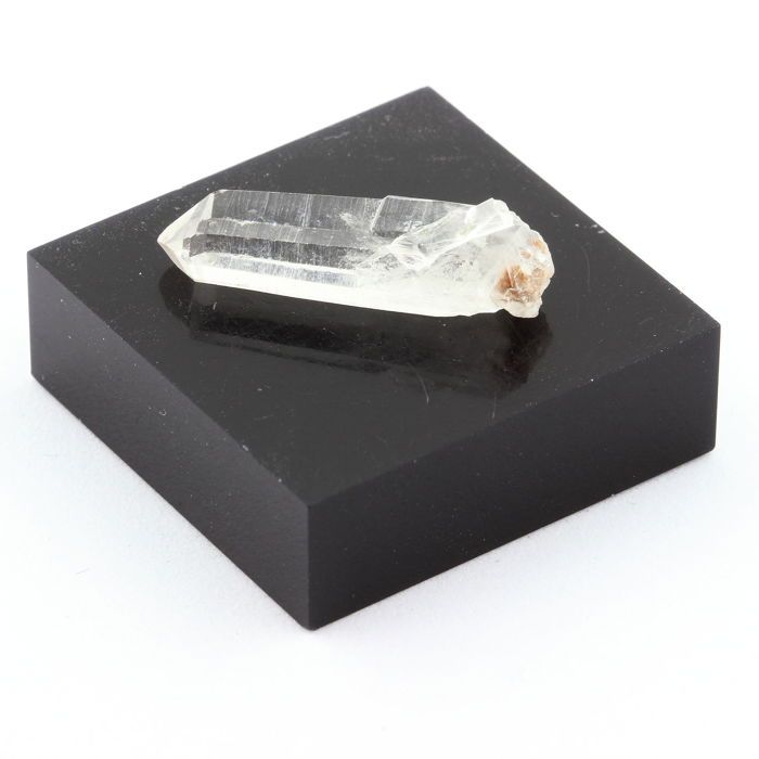 Pierres et Minéraux. Quartz. 7.720 ct. La Gardette Mine, Bourg d'Oisans, Isère, France.