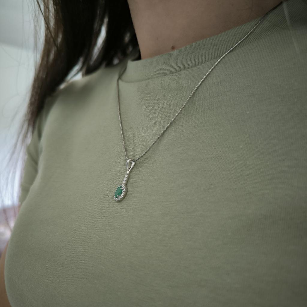Серебряная подвеска с изумрудом 0.833ct, фианитами (2214212)