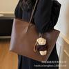 Bag women's large capacity 2025 new autumn and winter high-end brown college student class shoulder bag commuter tote bag