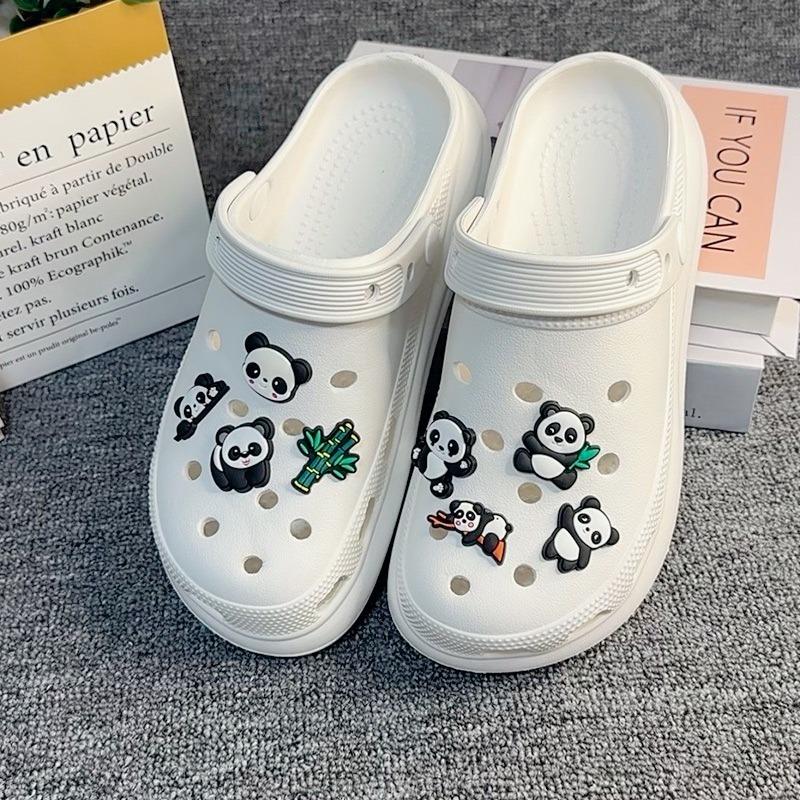 8 Stück Mode Schuhanhänger für Clogs Set Zubehör Lochschuh Schnalle Niedlicher Panda Bambusblatt DIY Schuhdekorationen
