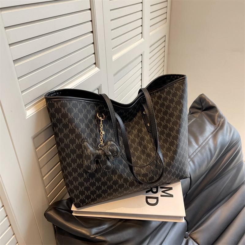 Premium sense large-capacity bag women's new niche versatile commuter bag fashionable shoulder tote bag