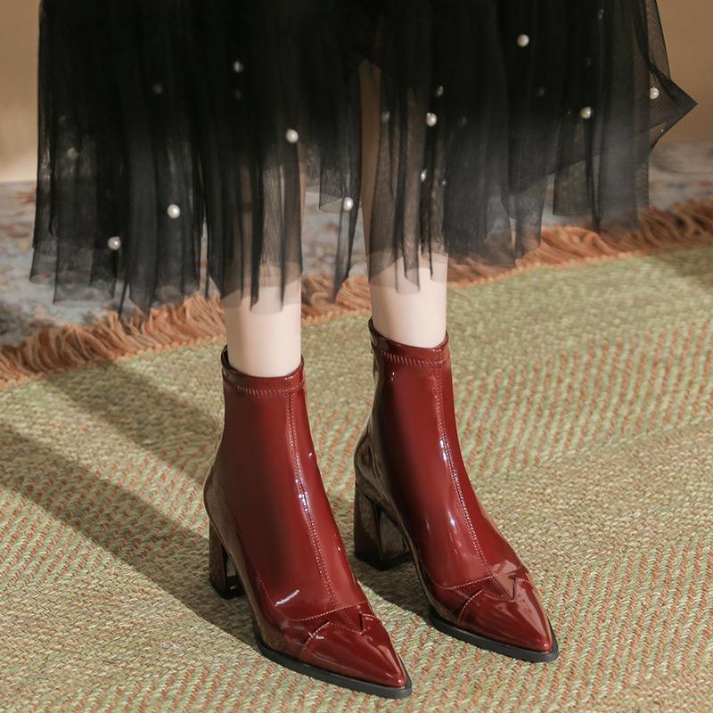 H768-8 Autumn and winter patent leather short boots women's rear zipper thin design Martin boots thick heel pointed low boots are not tired