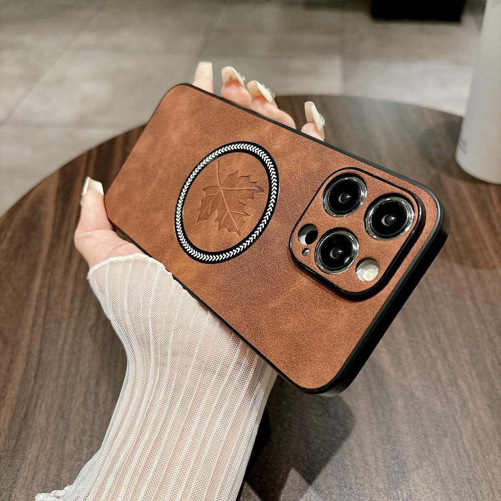 Luxury For Magsafe Wireless Charge Leather Case for iPhone 15 14 Plus 13 12 11 Pro X XR Xs Max Maple Leaf Pattern Magnetic Cover