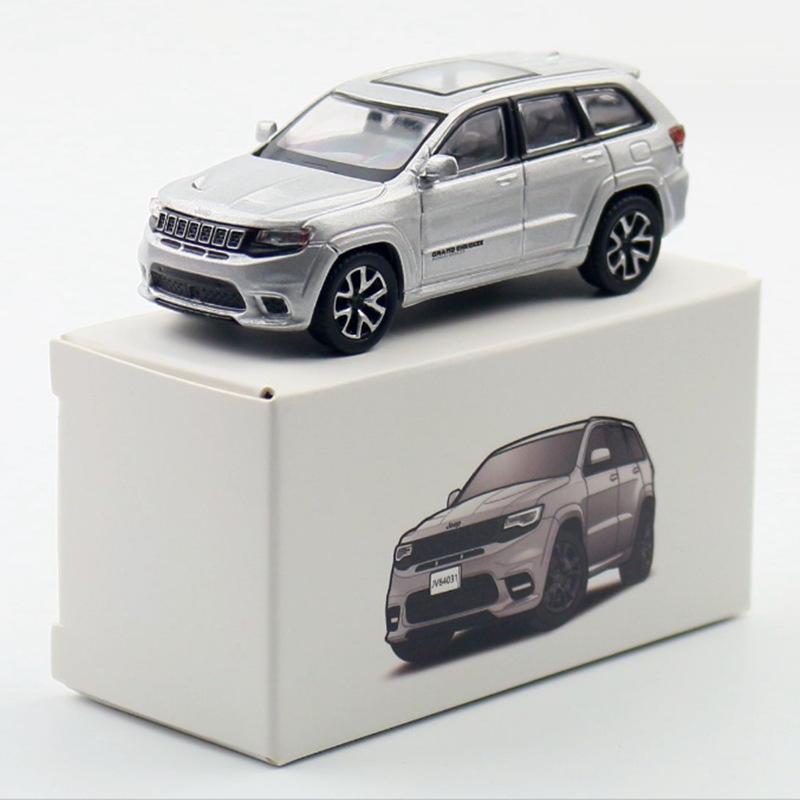 1:64 Jeeps Grand Cherokee SUV Alloy Car Model Diecast Metal Off-road Vehicles Car Model Simulation Miniature Scale Kids Toy Gift