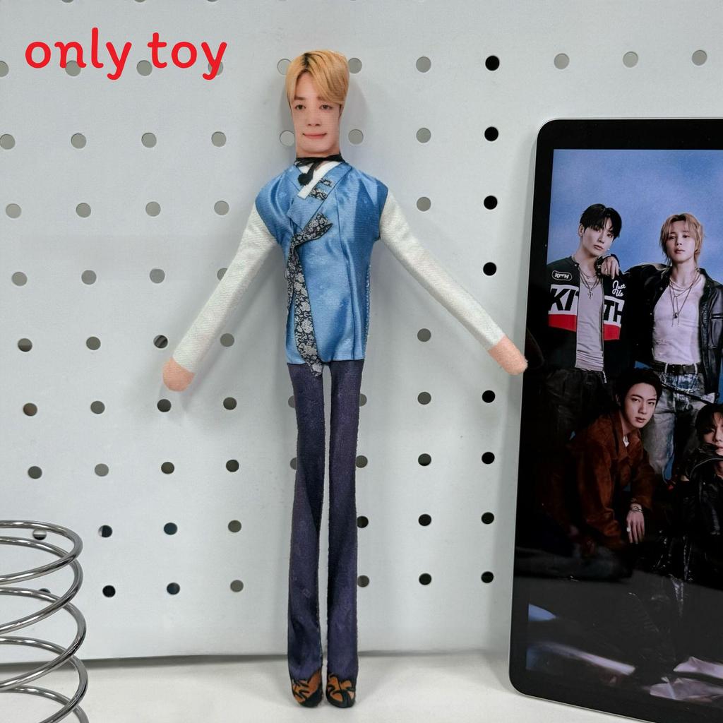 Themed 28cm Plush Toy With Flexible Wire Skeleton For Collectors And Giftgiving