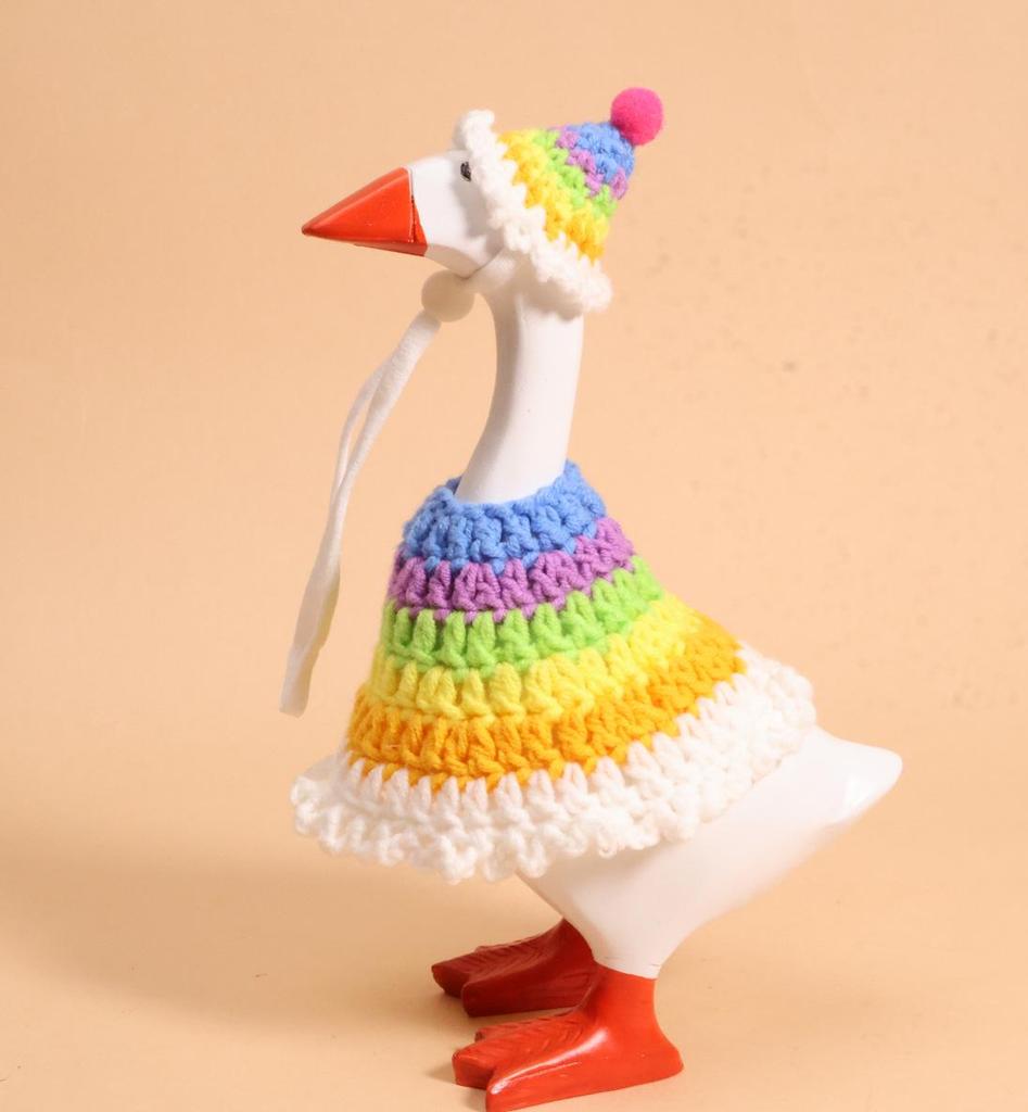 Valentine's Pearl Desktop Goose Set with Mini Knitted Hat & Adjustable Wings Clothing