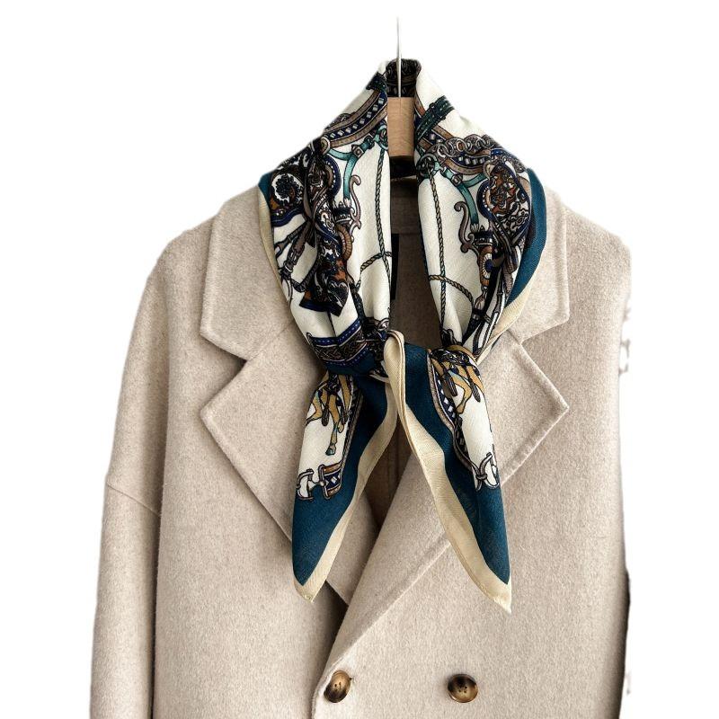Hot-selling new carriage printing big-name high-end cotton and linen texture 71 * 71cm women's decorative velvet silk scarf