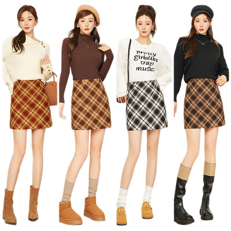 2025 Cozy Wool A-line Skirt: Thick, Warm, Drapey, Comfortable with Slit & Hip-hugging Fit for Autumn/Winter