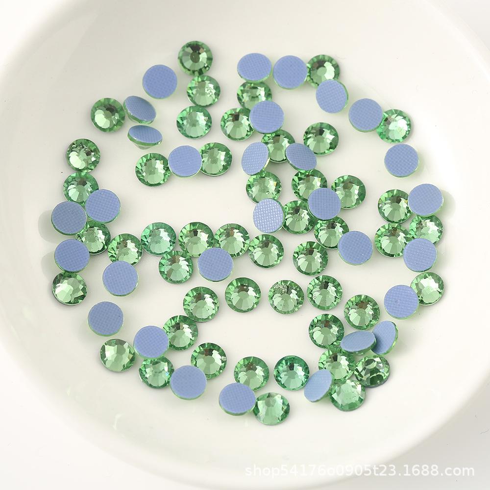 

1,5-7 3 мм Стразы с плоским дном, Стеклянные глазурованные Горячие бриллианты DIY Ювелирные изделия Аксессуары для одежды SS6/1.9-2/1440 pcs a pack светло-зеленый
