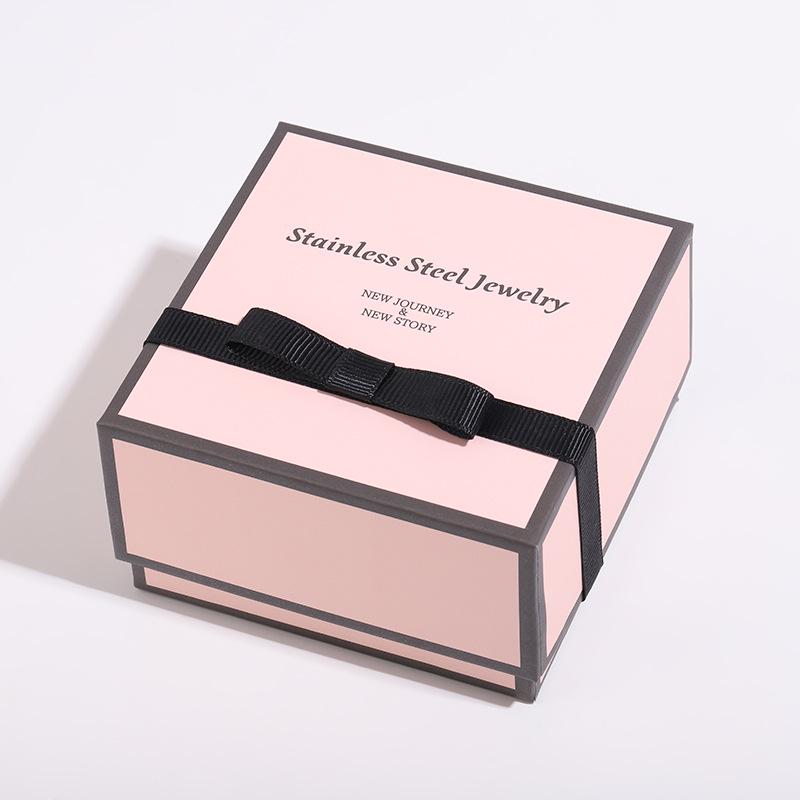 Fresh Textured Jewelry Box: Elegant Storage for Bracelets, Necklaces, Rings - Perfect for Birthdays