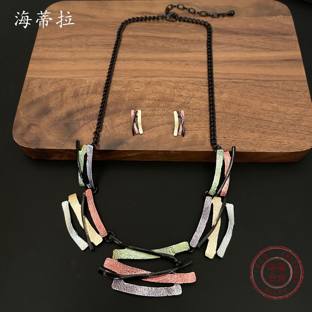 New Color Geometric Line Alloy Necklace Earrings Set, Fashionable and High-end Women's Jewelry Gift