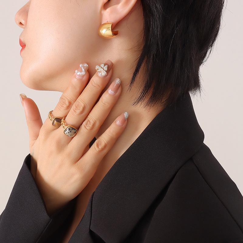 Gold-Plated Retro Half-Round Hollow Ear Studs - European & American Simple Summer Fashion Accessories