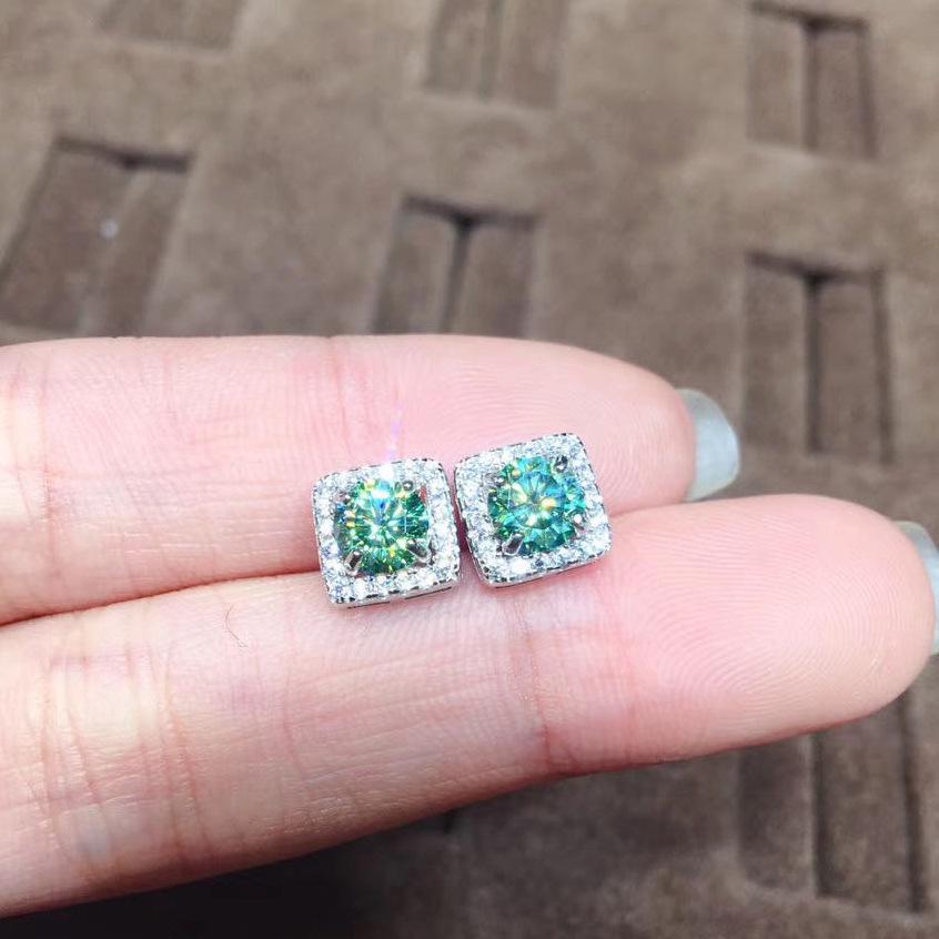 Ośmiokaratowe pozłacane białym złotem kolczyki sztyfty Pave z moissanitem w kolorze niebiesko-zielonym dla kobiet