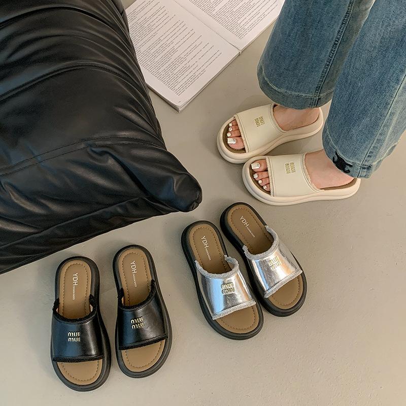 2025 summer new muffin bottom open-toed slippers women wear silver simple wind half-drag versatile not tired foot sandals