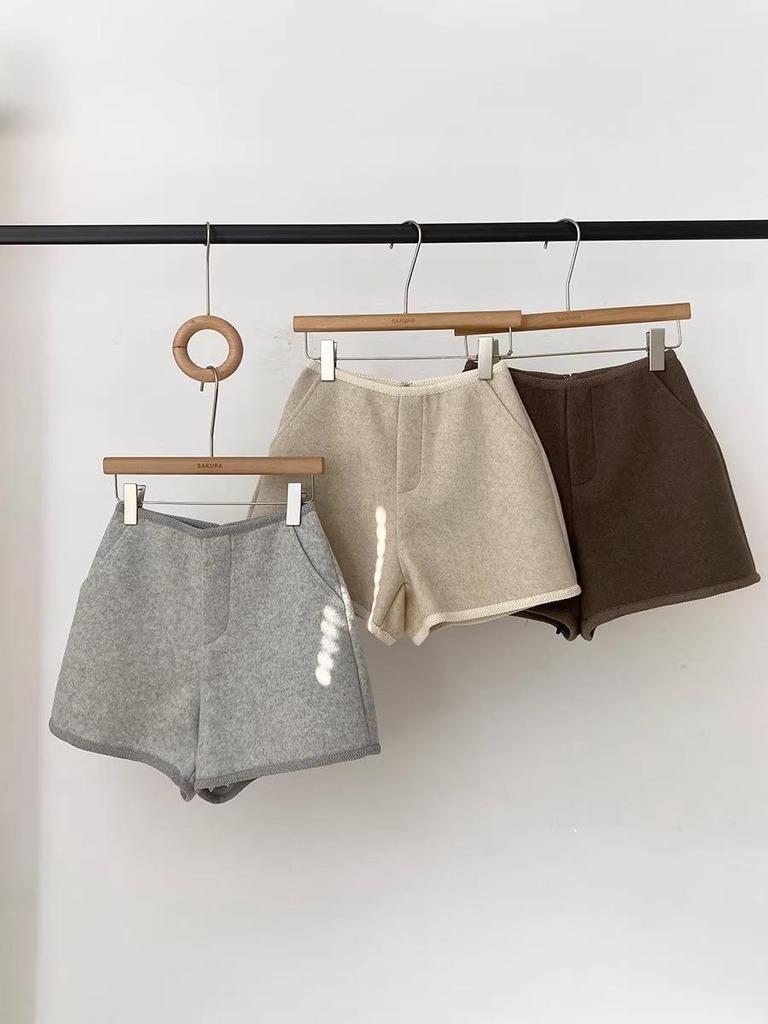 Women's 2025 Winter Korean Solid High-Waisted Slimming Wool Shorts